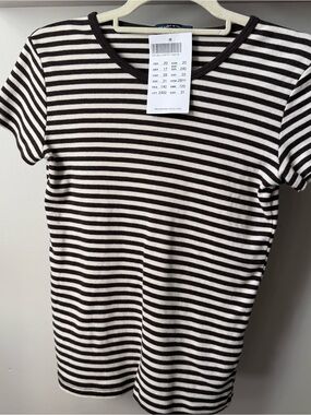 Brandy Melville Baby Tee